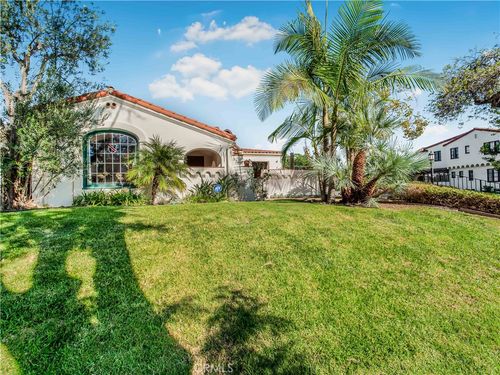 3900 Myrtle Ave, Long Beach, CA, 90807-3518 | Card Image