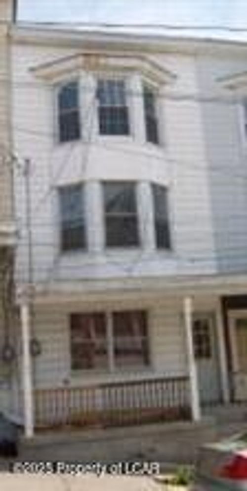 302 Biddle St, Tamaqua, PA, 18252-1702 | Card Image