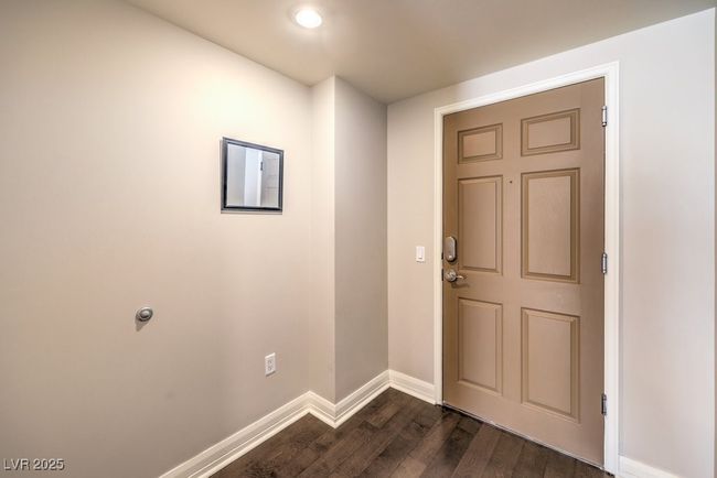 UNIT-810 - 150 Las Vegas Blvd N, Condo with 2 bedrooms, 2 bathrooms and null parking in Las Vegas NV | Image 4