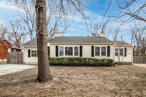 8119 Antioch Rd, Overland Park, KS, 66204-3534 | Card Image