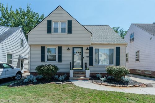 15308 Maplewood Ave, Maple Heights, OH, 44137-3923 | Card Image