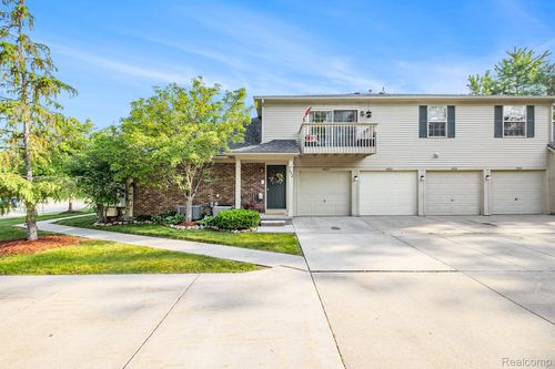 4022 Stonebridge, Holly, MI, 48442-9529 | Card Image