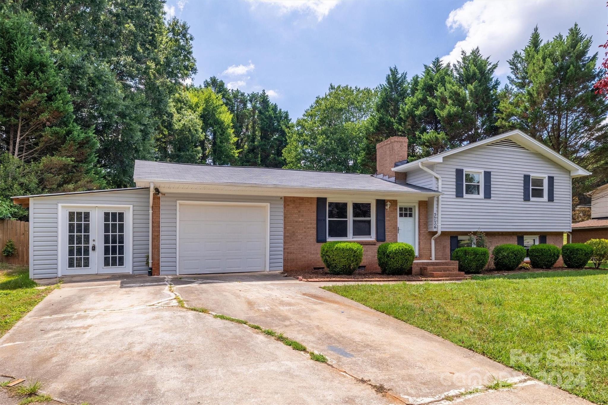 21st St, Hickory, NC 28601