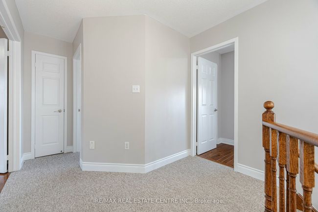 1016 Mccuaig Dr, House other with 4 bedrooms, 4 bathrooms and 2 parking in Milton ON | Image 25