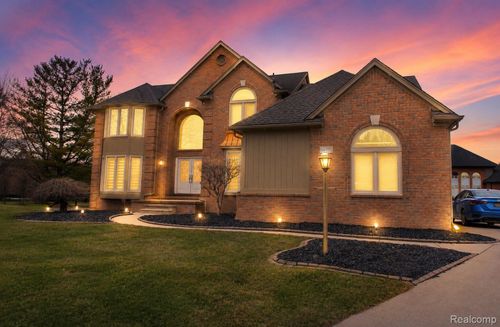 54275 Talon Ct, Shelby Twp, MI, 48315-1345 | Card Image
