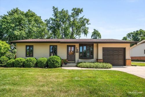 945 Victoria Ln, Elk Grove Village, IL, 60007-4539 | Card Image