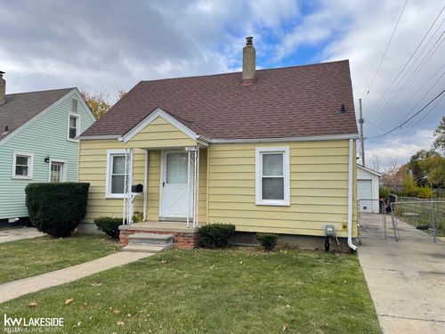 28919 Essex St, Roseville, MI, 48066-2587 | Card Image