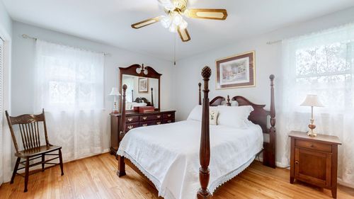 521 Columbus Dr, Hermitage, TN, 37076-1401 | Card Image