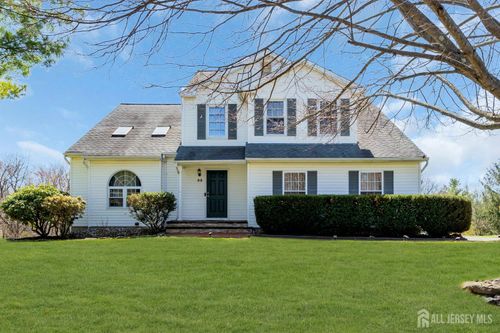 52 Zeller Dr, Somerset, NJ, 08873-7332 | Card Image