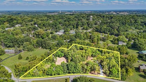 1805 Wildbriar Ct, La Grange, KY, 40031-9448 | Card Image