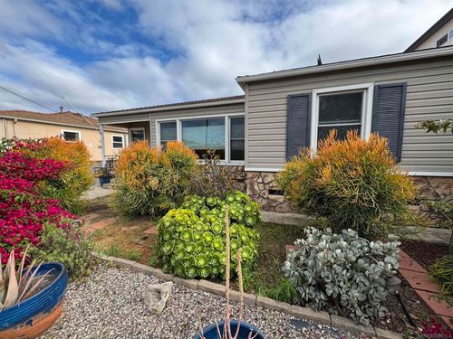 6233 Stewart, San Diego, CA, 92115 | Card Image