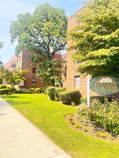 2c-215-09 47th Ave, New York, NY, 11361 | Card Image