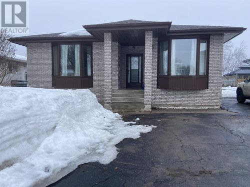 432 Gemstone Dr, Thunder Bay, ON, P7G1B1 | Card Image