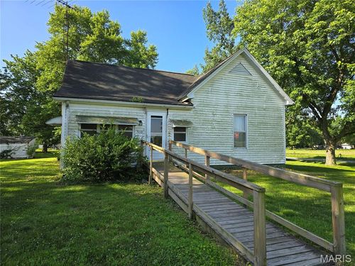510 W 2nd St, Coffeen, IL, 62017-1102 | Card Image