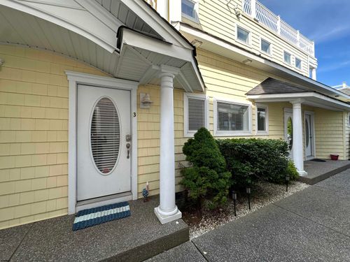 3913 Ocean Ave, Brigantine, NJ, 08203-3391 | Card Image