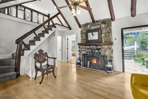 28 Springbrook Trl, Sparta, NJ, 07871-2209 | Card Image