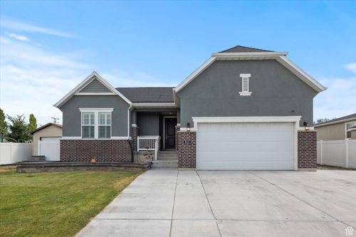 8111 W Joe Dr, Magna, UT, 84044-2025 | Card Image