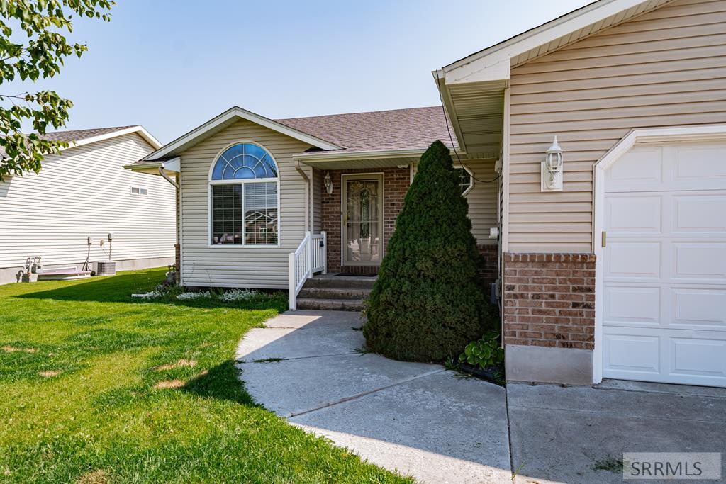 Ashland Dr, Ammon, ID 83406