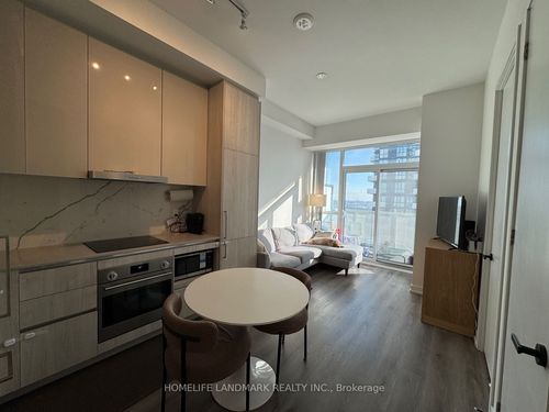 3601-225 Commerce St, Concord, ON, L4K0R1 | Card Image