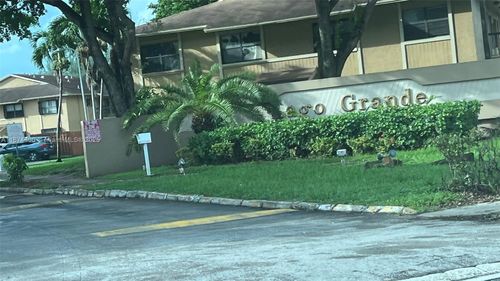 7-6705 W 26th Dr, Hialeah, FL, 33016-2835 | Card Image