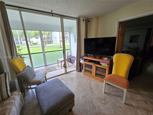 apt-1b-114 Royal Park Dr, Oakland Park, FL, 33309-6533 | Card Image