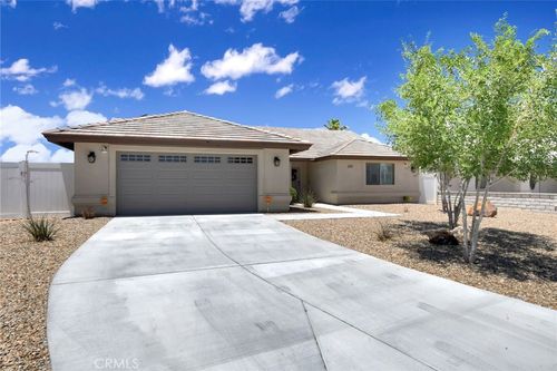 13722 Greenwood, Victorville, CA, 92395 | Card Image