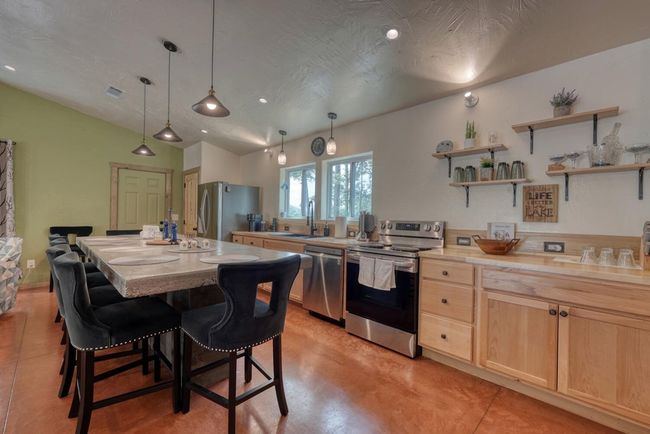 1529 Cedar View Ln, Home with 1 bedrooms, 2 bathrooms and 2 parking in Hiawassee GA | Image 8