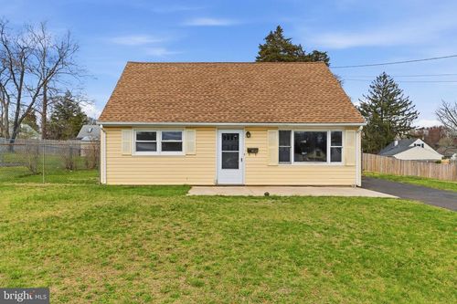 27 Walton Ave, Ewing, NJ, 08618-1957 | Card Image