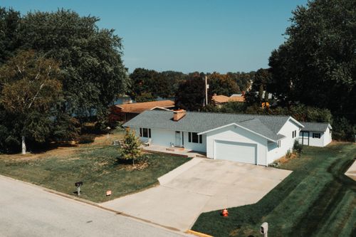 60 N Plum St, Hart, MI, 49420-9674 | Card Image