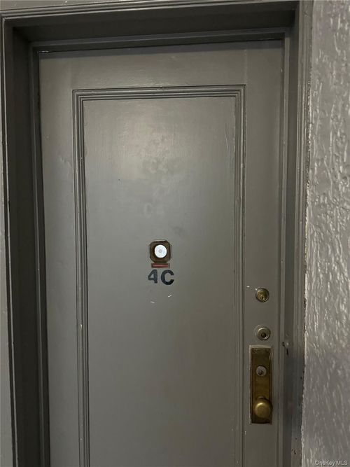 c4-10 Wright Pl, Scarsdale, NY, 10583-5315 | Card Image