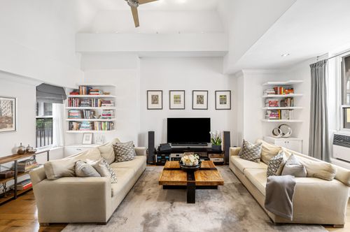 ph22b-3 Hanover Sq, New York, NY, 10004-2615 | Card Image