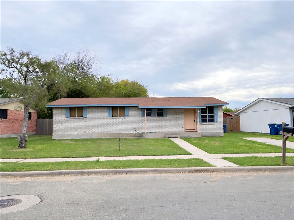 Northcliff Dr, Portland, TX 78374