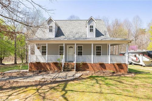 4082 Snyder Ridge Ln, Winston-Salem, NC, 27107-6868 | Card Image