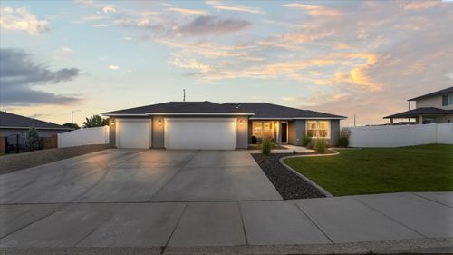 3304 Lapis Ln, Pasco, WA, 99301 | Card Image
