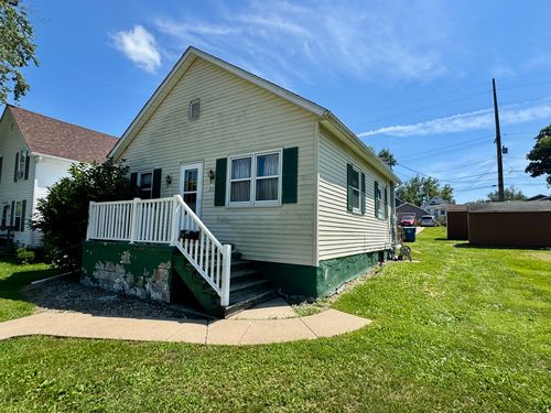 221 E 1st St, Spring Valley, IL, 61362-1506 | Card Image