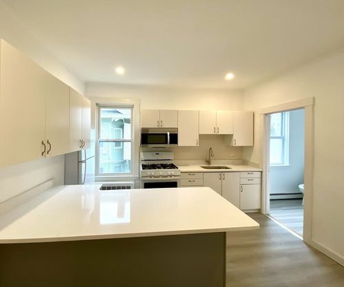 2-20 Howard St, Waltham, MA, 02451-4318 | Card Image