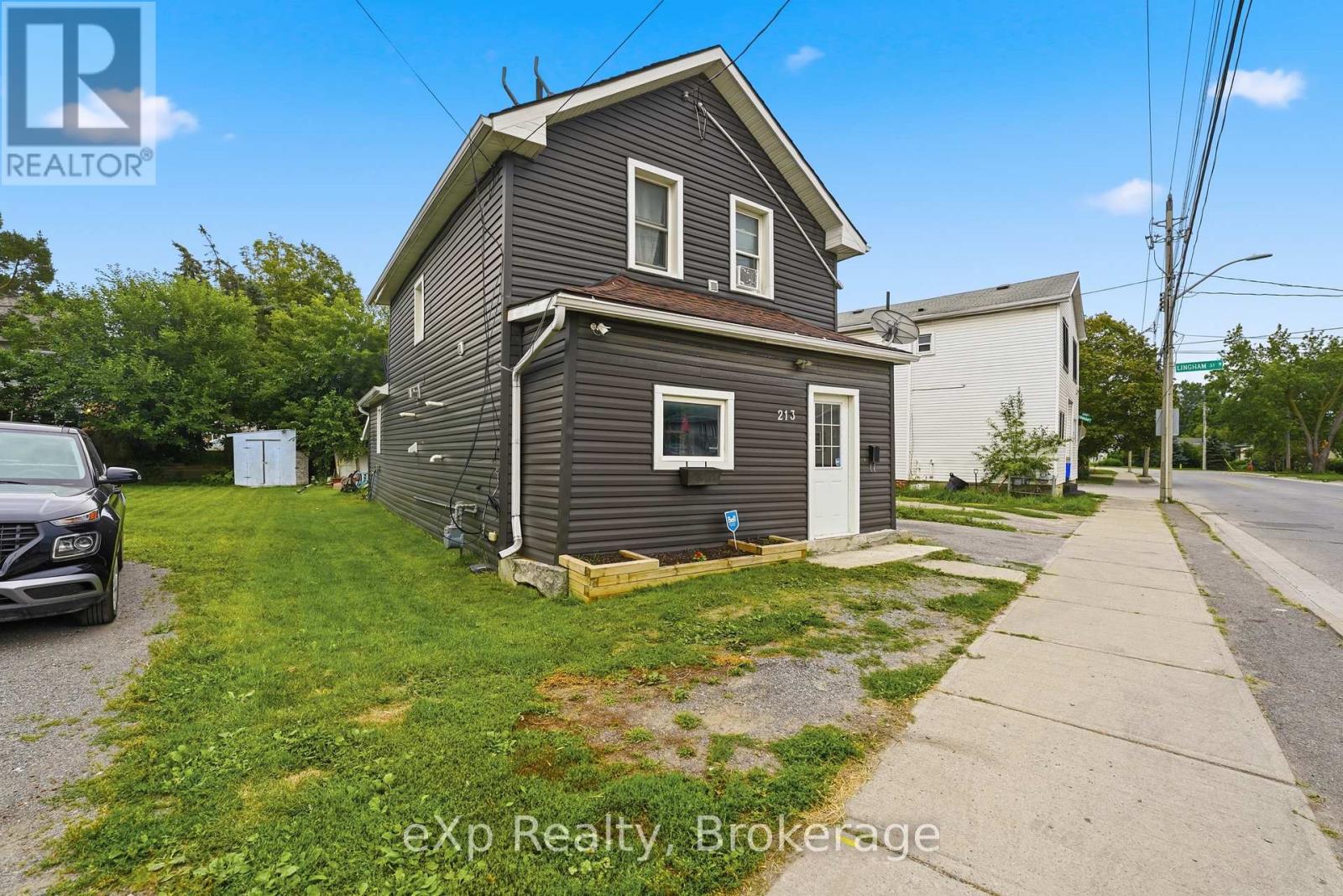 Residential in Belleville (Belleville Ward) 2