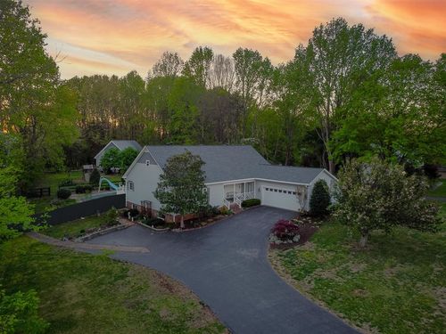 611 Drakesborough Drive, Bowling Green, KY, 42103 | Card Image