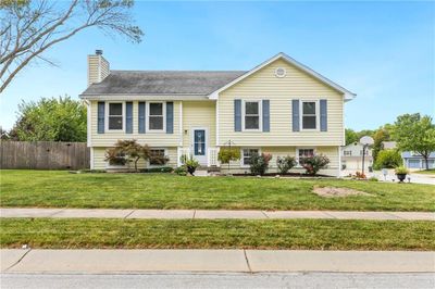 Split foyer home | Image 2