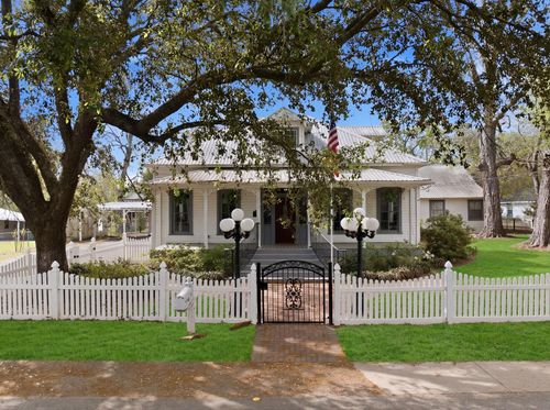 705 College St, Montgomery, TX, 77356-4443 | Card Image