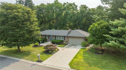 950 Suncrest Dr, Springfield, OH, 45503-5315 | Card Image