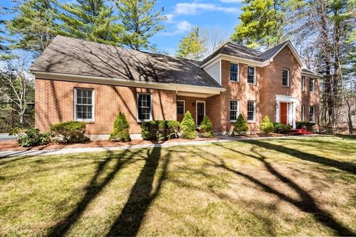 20 Jackson Sq, Bedford, NH, 03110-4808 | Card Image