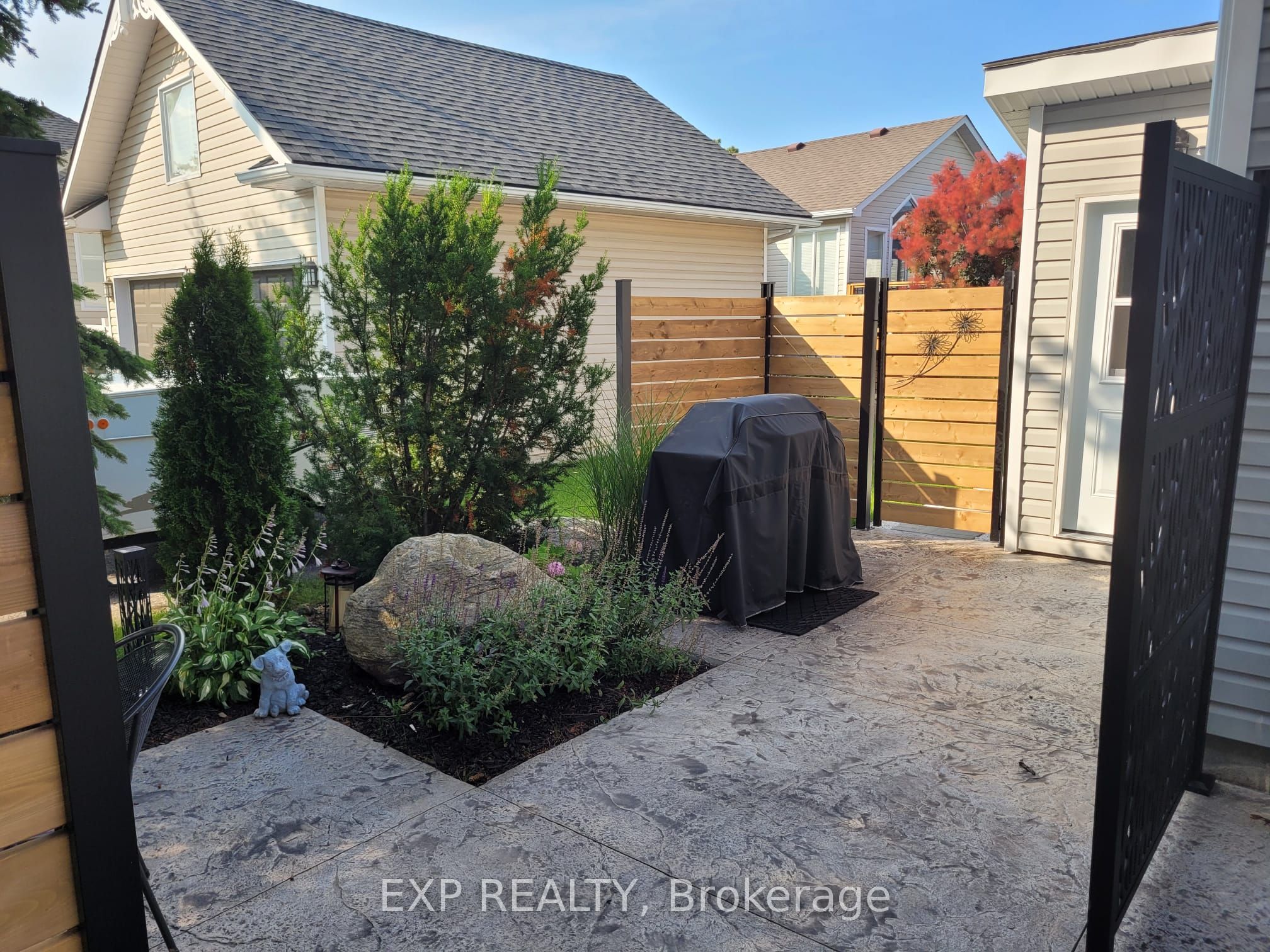 Residential Lease in Collingwood 3