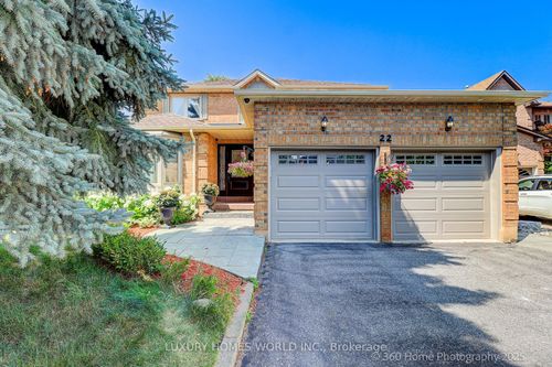 22 Chip Crt, Richmond Hill, ON, L4C9G3 | Card Image