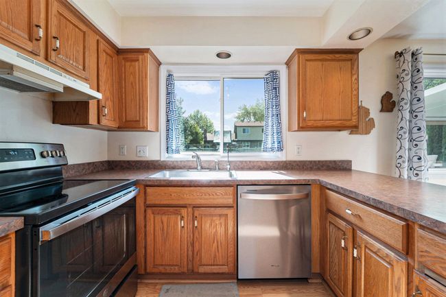 4453 Willow Creek Dr, House other with 4 bedrooms, 2 bathrooms and null parking in Troy MI | Image 9
