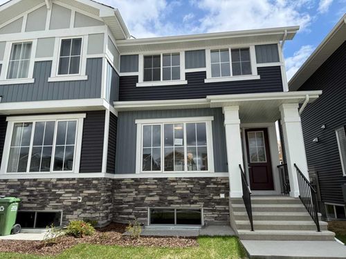 326 Sundown Rd, Cochrane, AB, T4C3H2 | Card Image