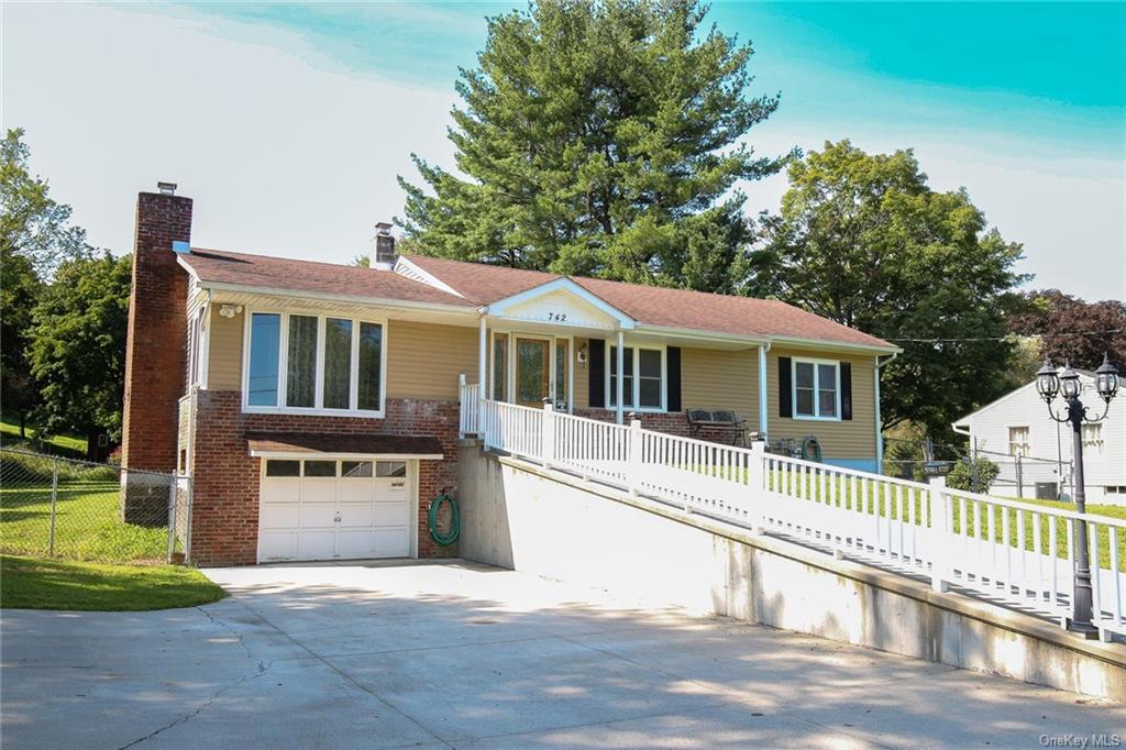 California Ave, Middletown, NY 10940