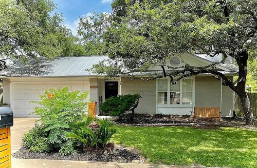 11108 Henge Dr, Austin, TX, 78759-4576 | Card Image