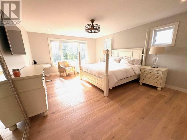 2105 Foothill Dr, Home with 5 bedrooms, 3 bathrooms and null parking in Thunder Bay ON | Image 21