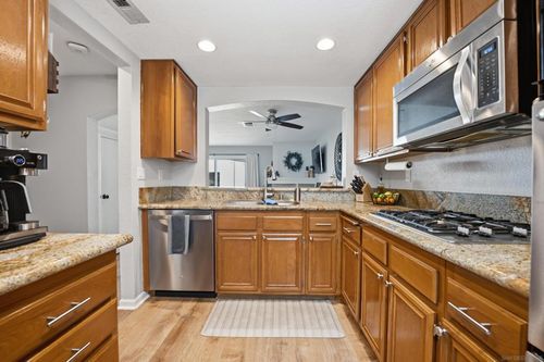 273-730 Breeze Hill Rd, Vista, CA, 92081-4316 | Card Image